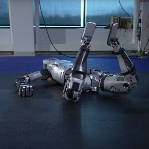 Humanoid robots are studying to fall nicely